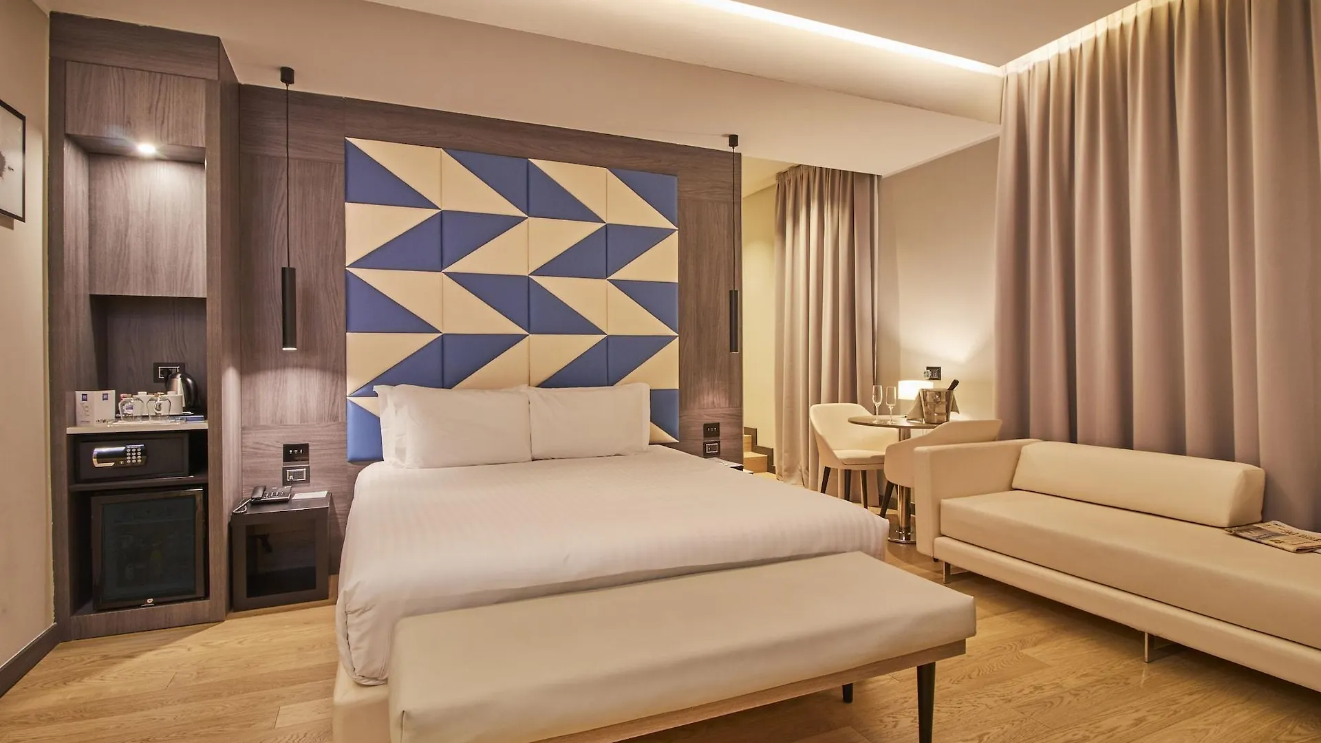 Ih Hotels Milano Ambasciatori 4*, Milan Italy