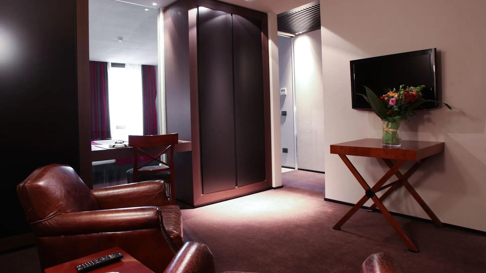 iH Hotels Milano Ambasciatori 4*,