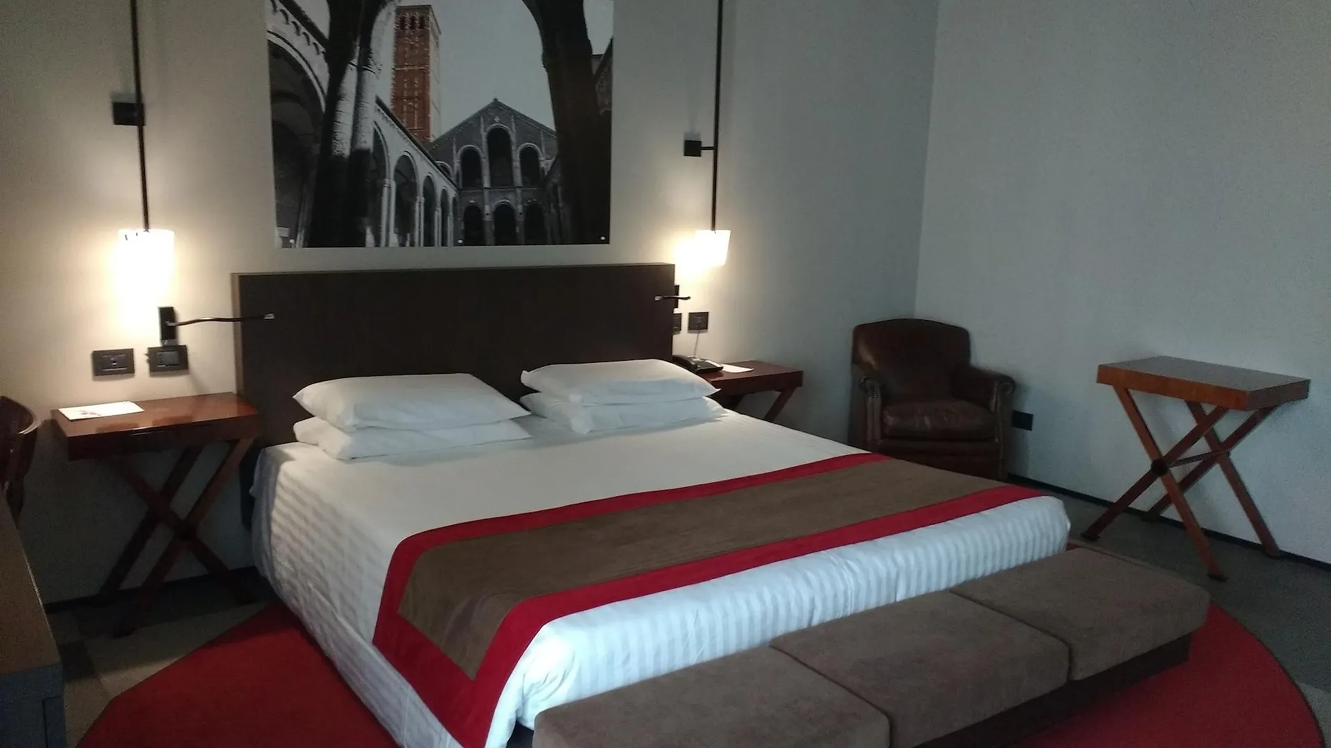 iH Hotels Milano Ambasciatori 4*,