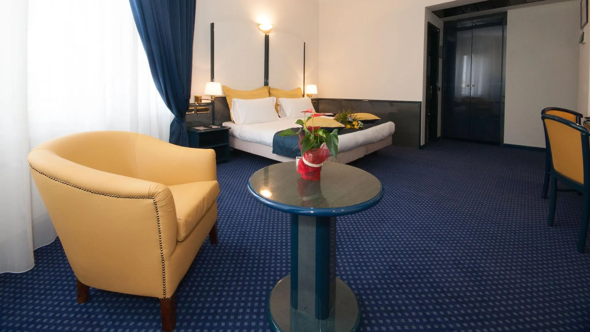 iH Hotels Milano Ambasciatori 4*,