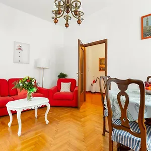 Appartamento Bright Flat With Shared Garden, Milano